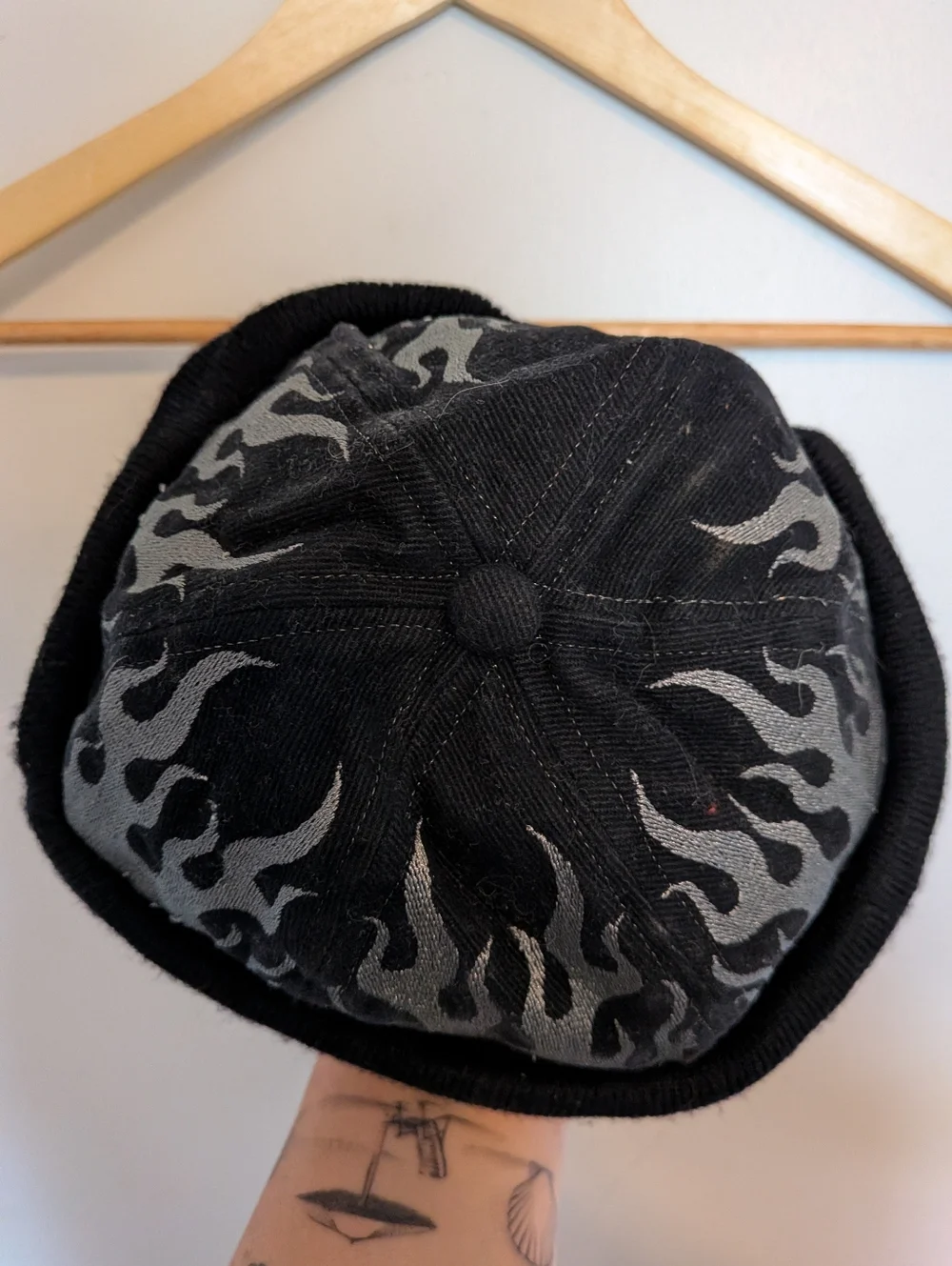 Harley-Davidson Black & Gray Flame Beanie - Picture 2 of 4